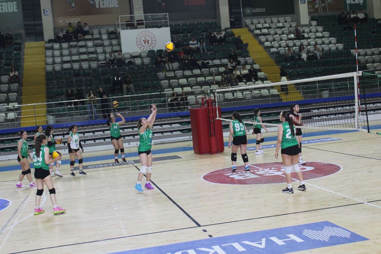 Muğlaspor “Filenin Küçük Kızları” Nefes Kesti 3